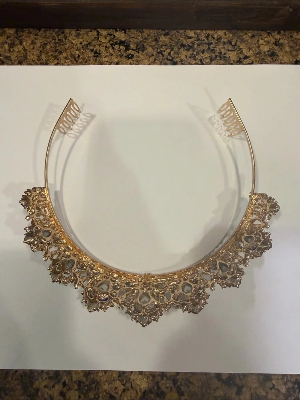 N/A elegant gold